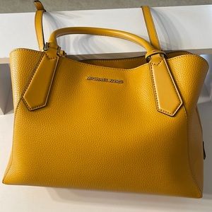 Michael Kors Cross Body Bag